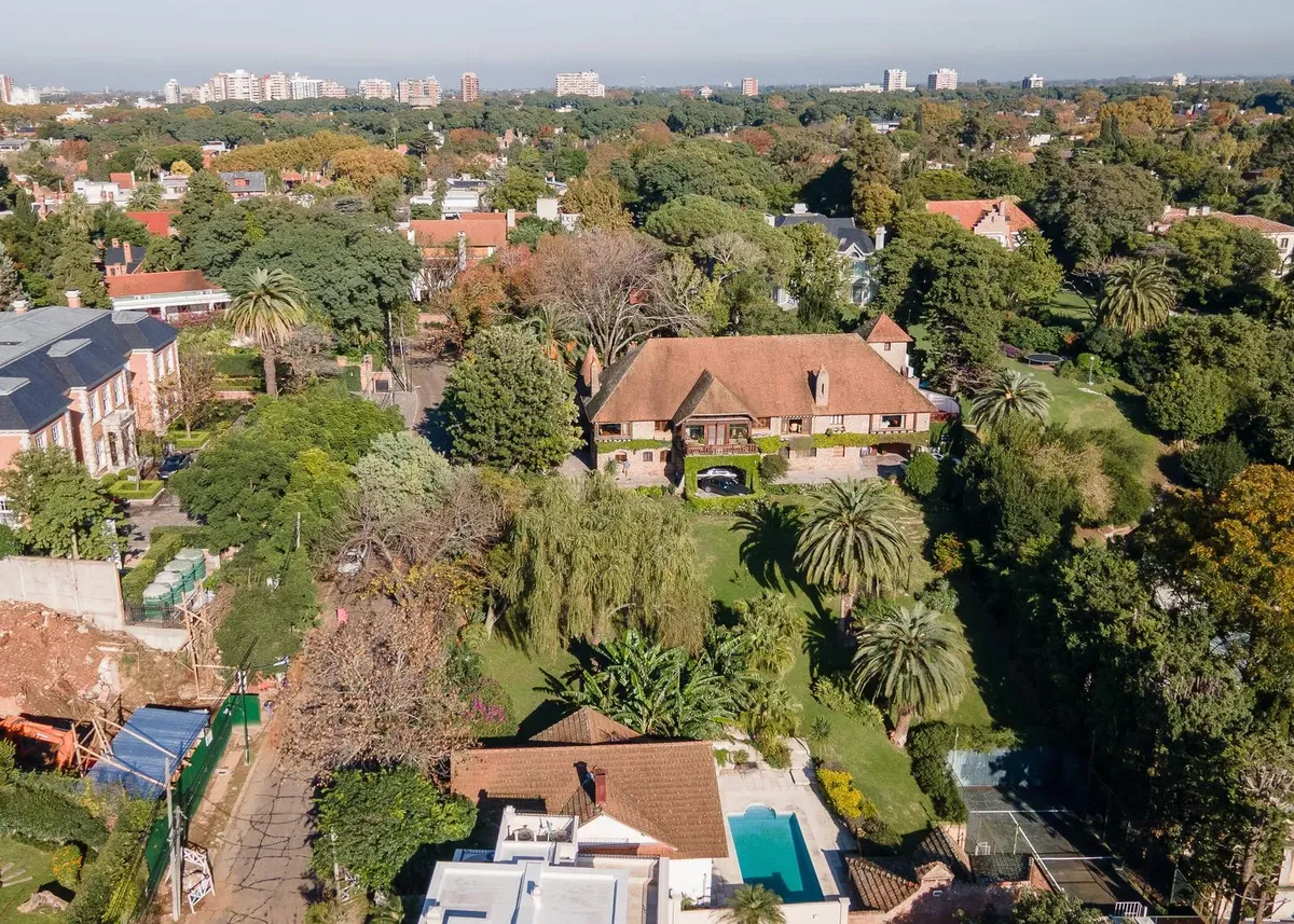 Дом с 7 спальнями в Acassuso