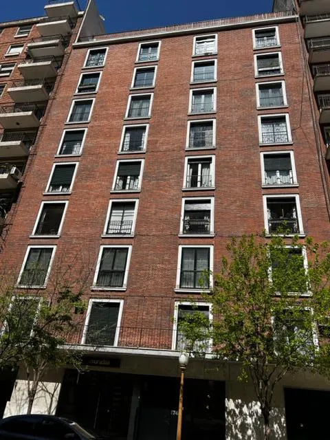 Apartamento de quatro dormitórios com 2 suítes em Retiro