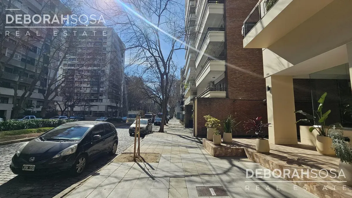 Departamento de 2 dormitorios con dependencia en Colegiales