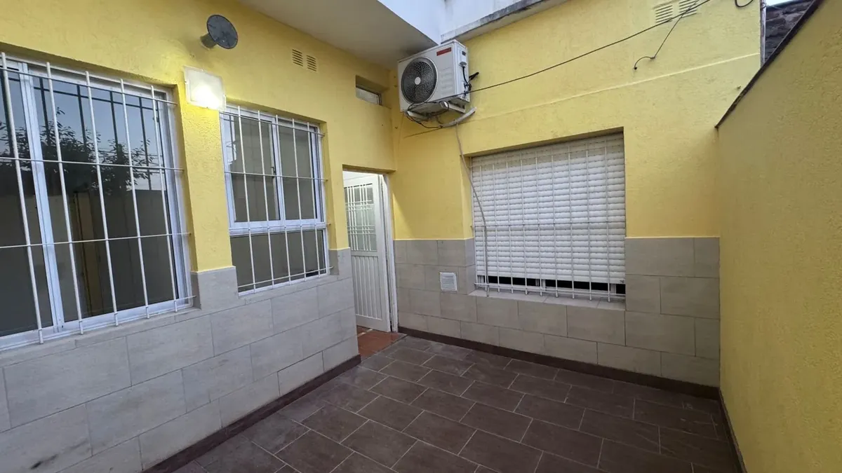 Departamento de 3 ambientes con 2 dormitorios en San Justo