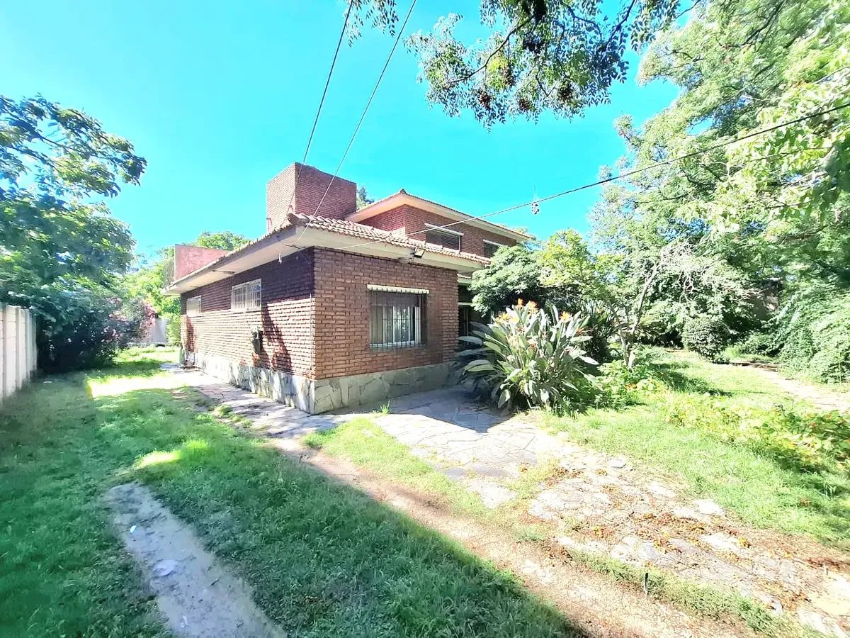 Casa En Alquiler En Berazategui Centro