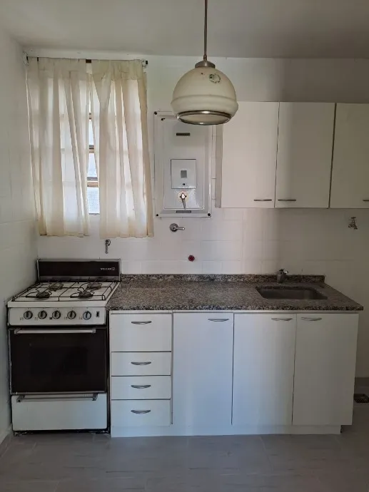 Departamento de 3 ambientes con balcón y cochera en Ramos Mejía Sur