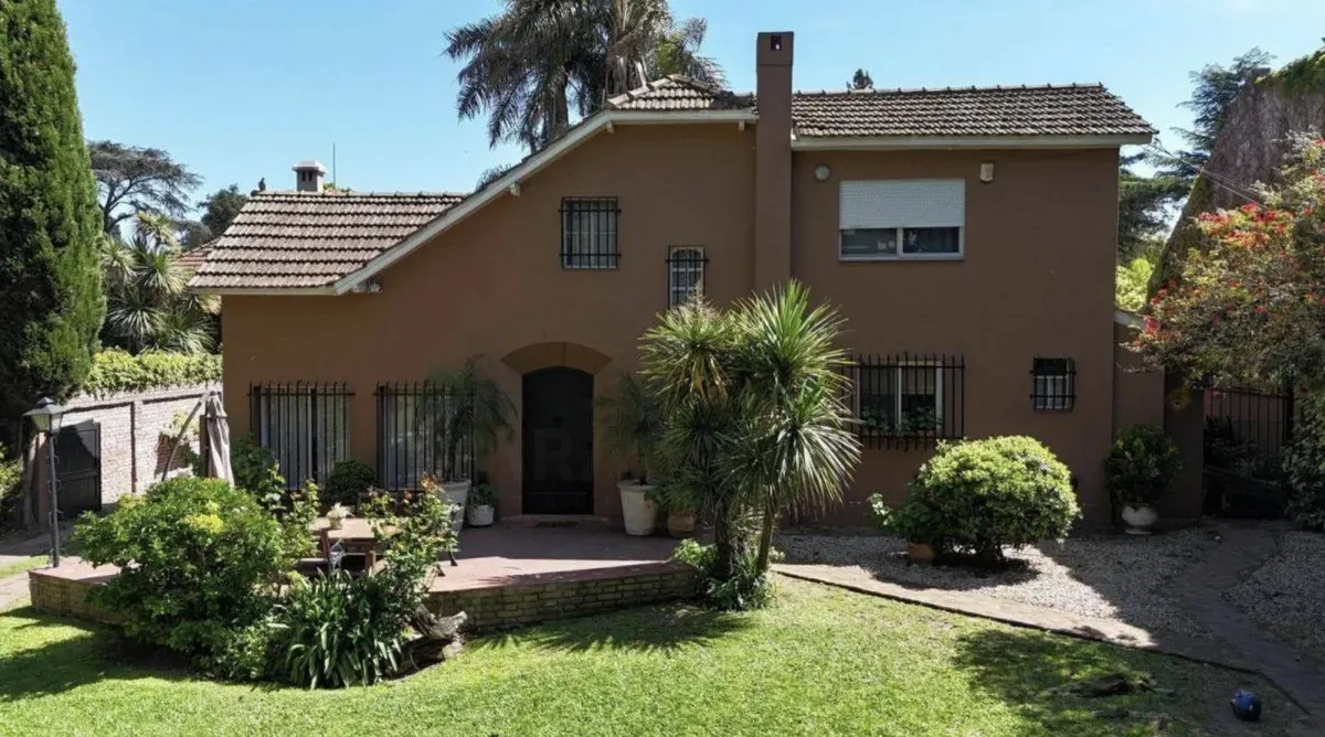 Four-bedroom house for rent in Monte Grande