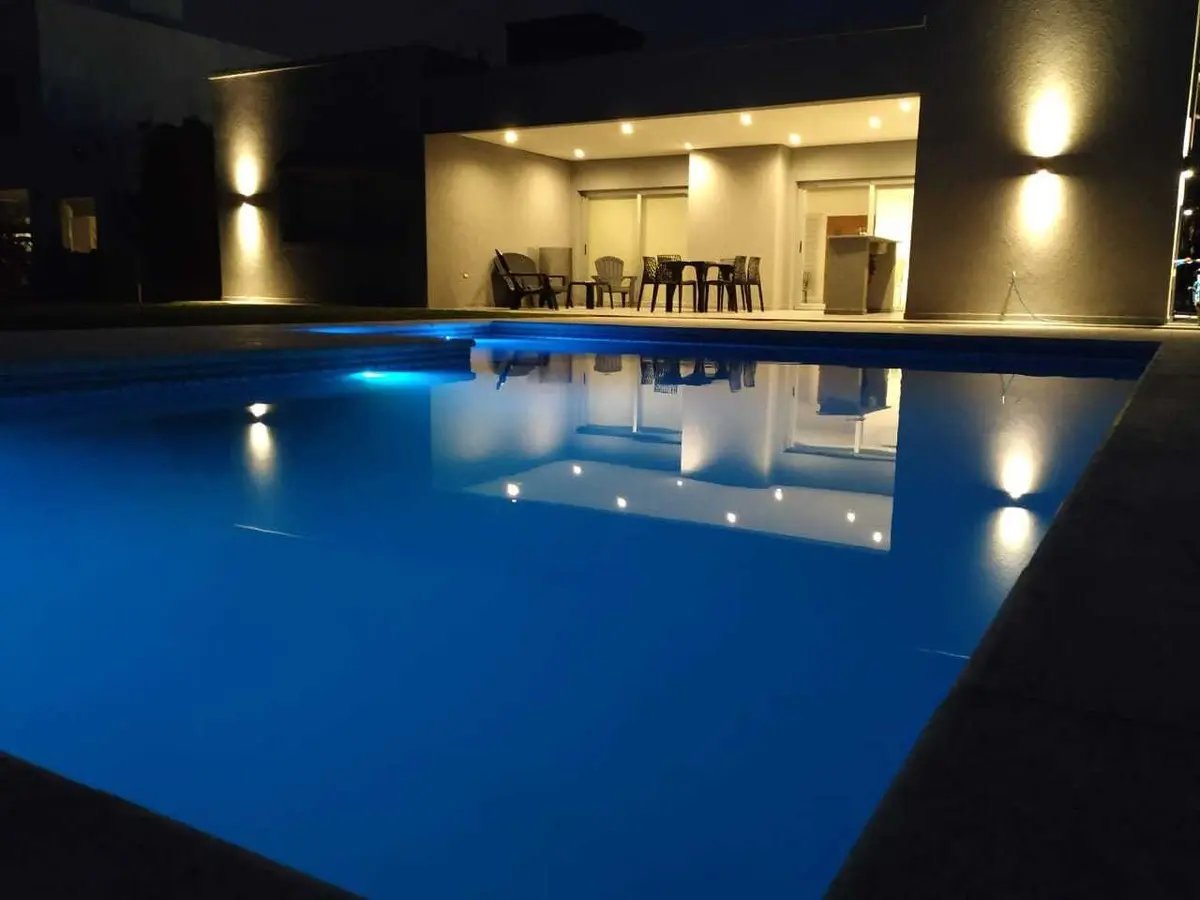 Casa 6 ambientes en Barrio Don Joaquín, Canning