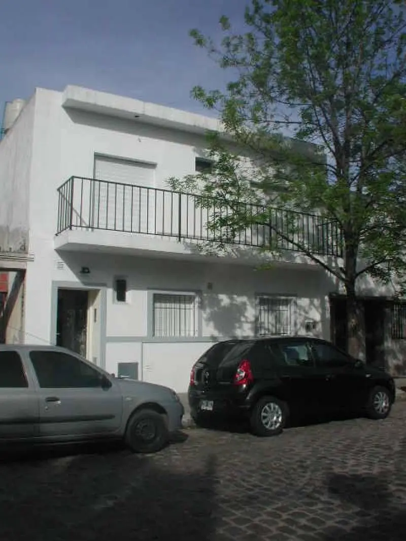 PH de 2 ambientes en planta baja y 1º piso en Barracas