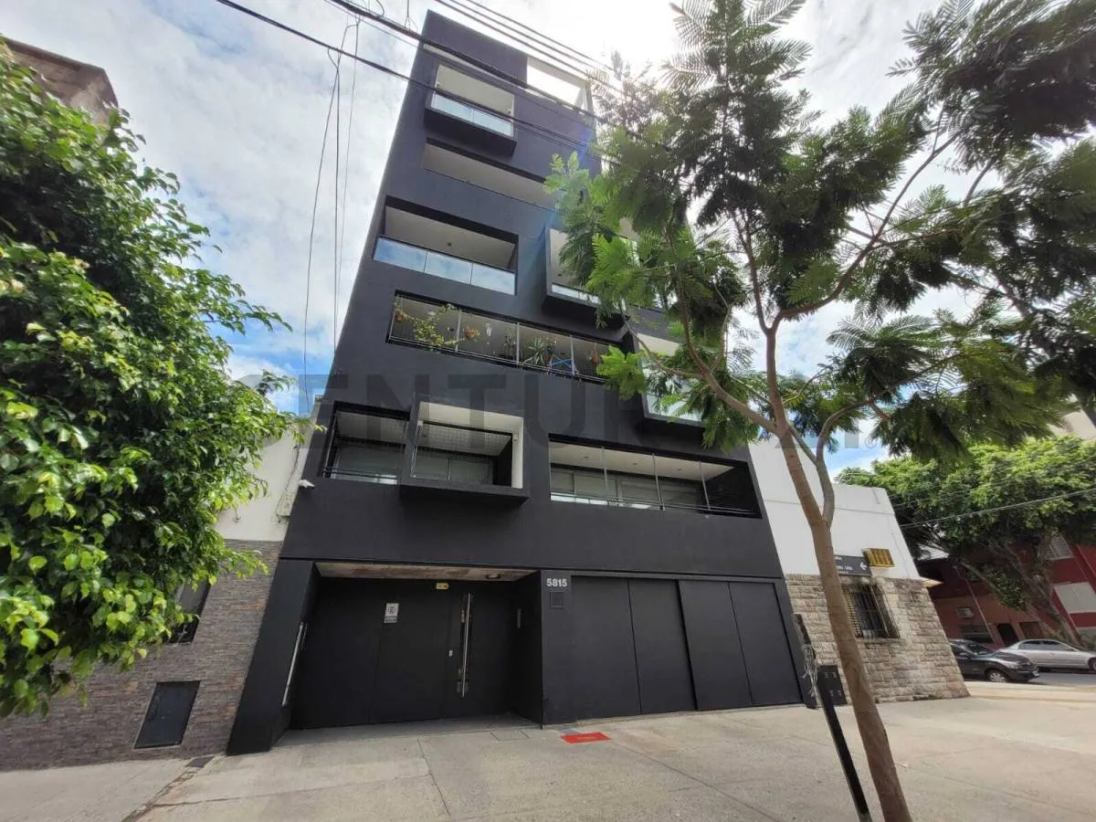 Monoambiente con balcón al frente en Villa Urquiza