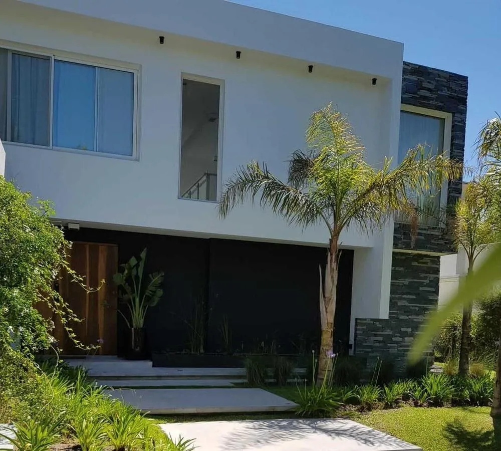 Furnished four-bedroom house in Los Castores, Tigre