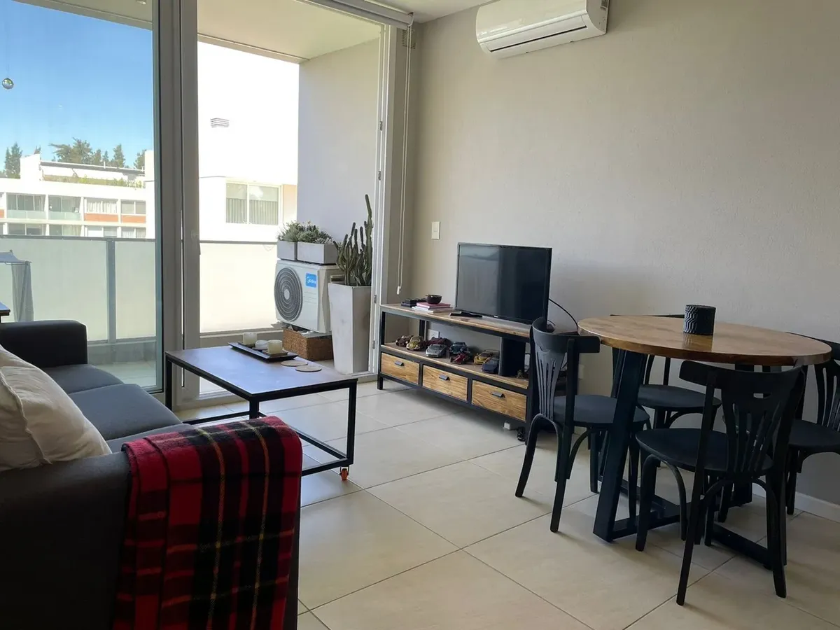 Unfurnished one-bedroom apartment with balcony in Tigre (Villa Los Remeros)