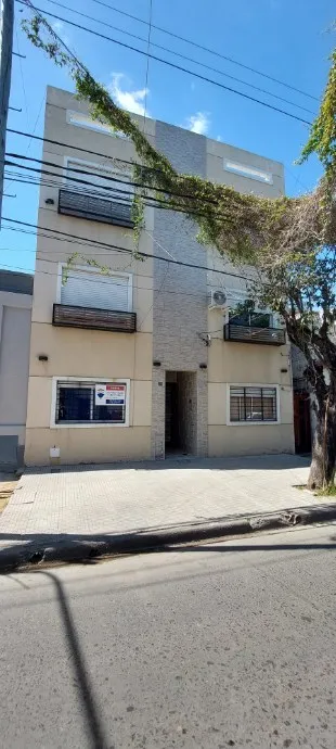 Apartamento de 2 ambientes com varanda em Ciudadela