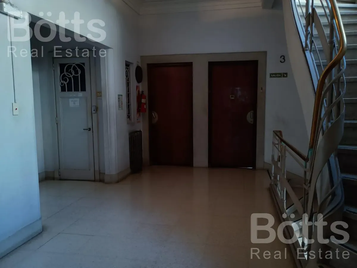 Apartamento de três ambientes com 2 dormitórios em Constitución, de frente