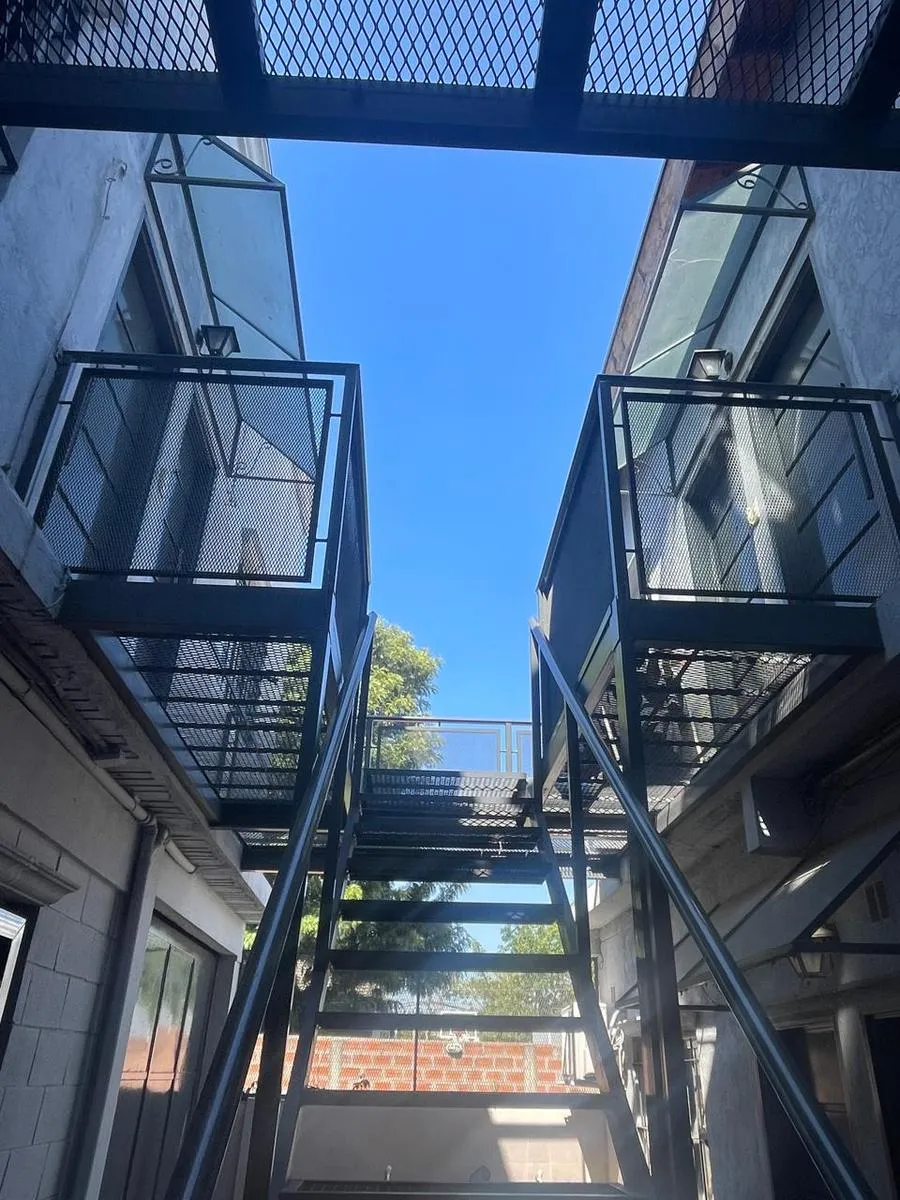 Kitnet de estúdio no primeiro andar em Hurlingham