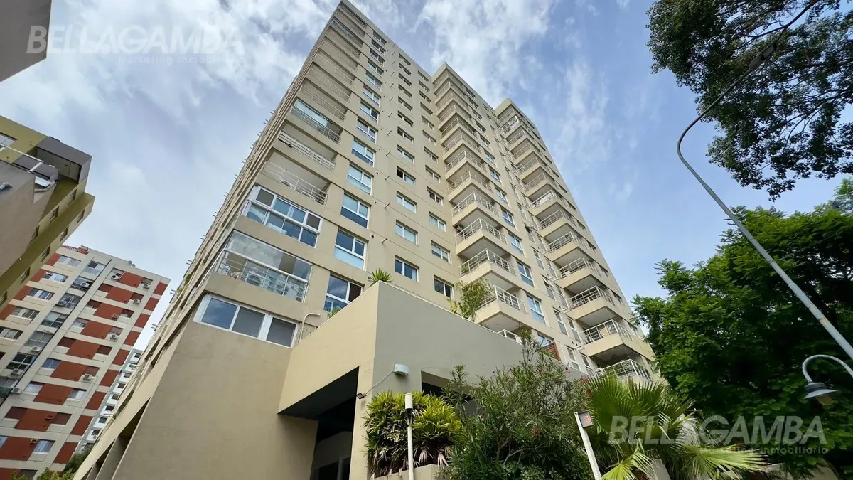 Departamento de 2 ambientes con balcón y cochera en Vicente López