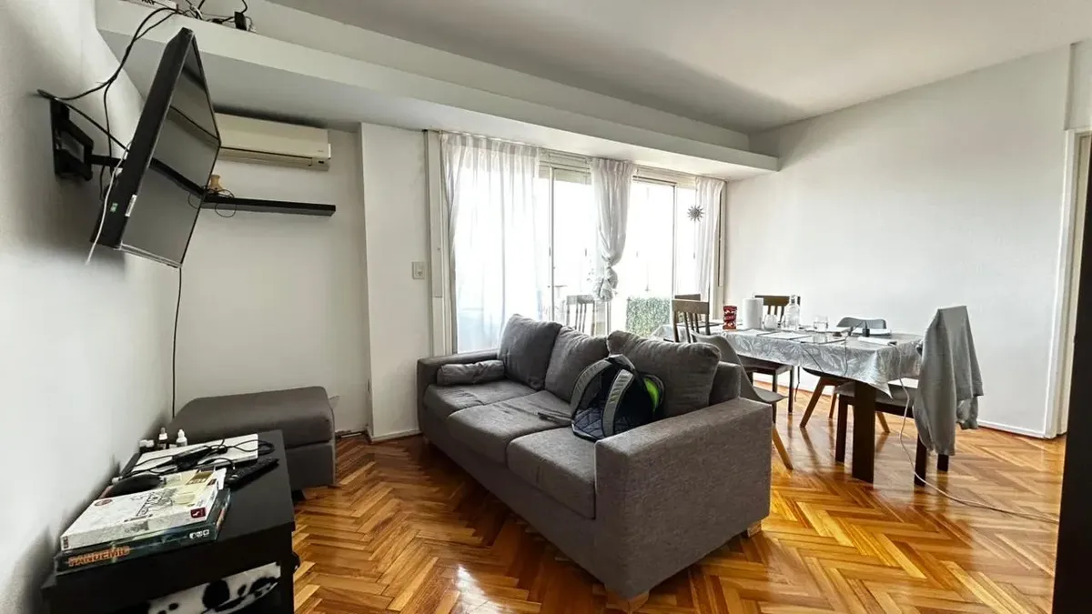 Трёхкомнатная квартира без мебели в Recoleta