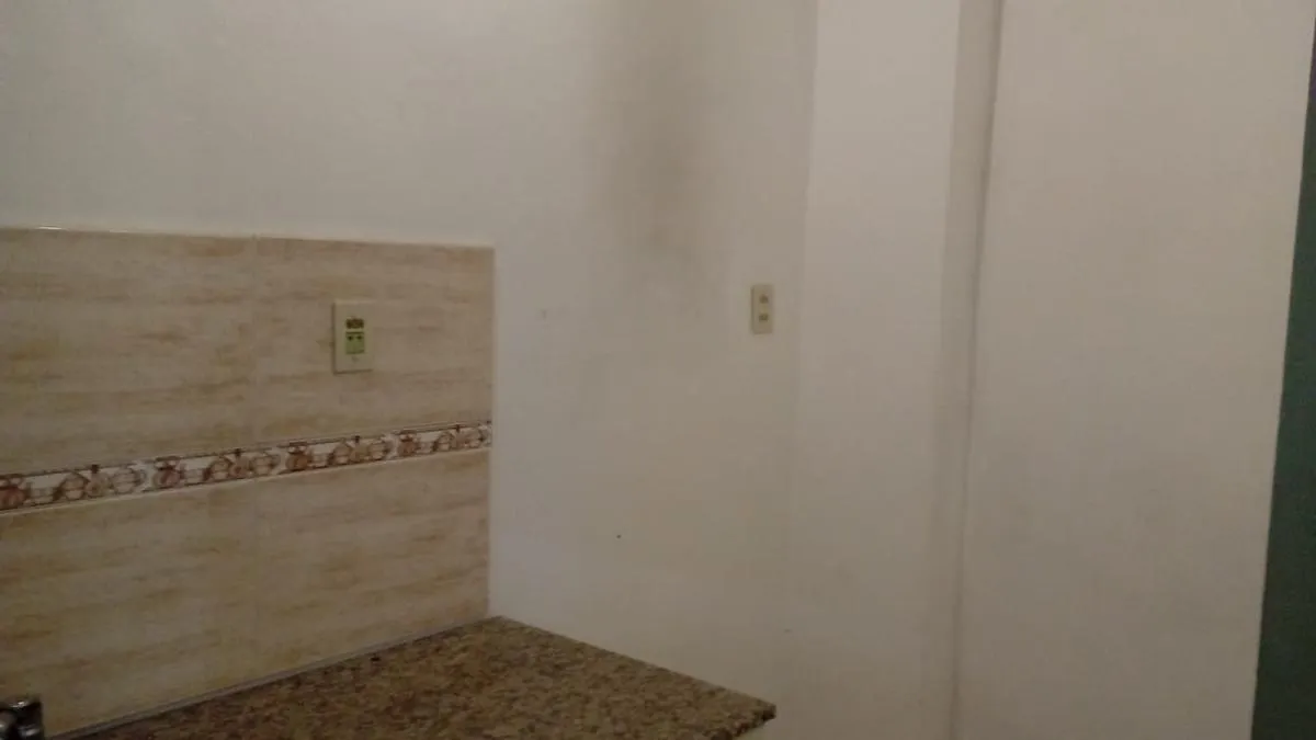 Kitnet tipo PH com pátio em General San Martín