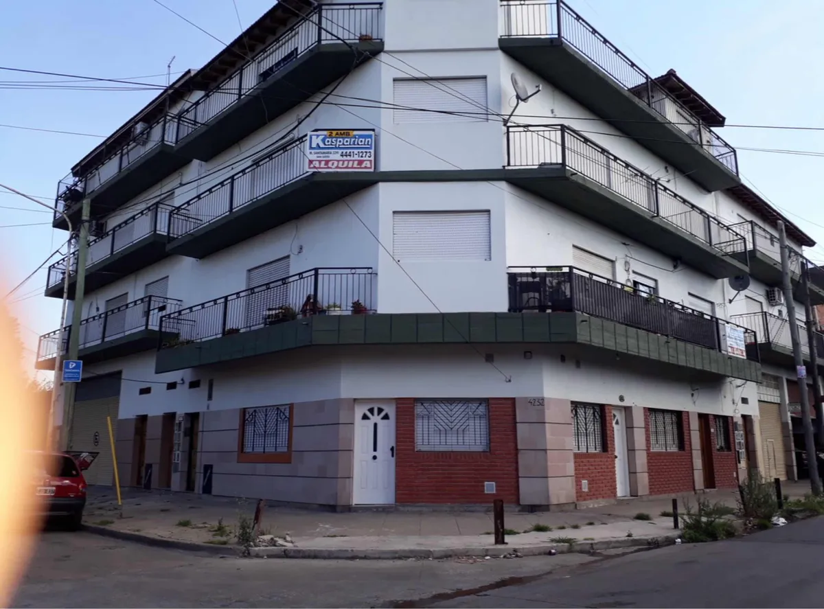 Three-room apartment with balcony in San Justo