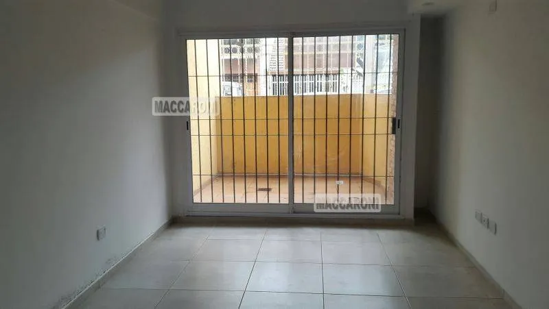 Departamento de 2 ambientes con patio en Liniers