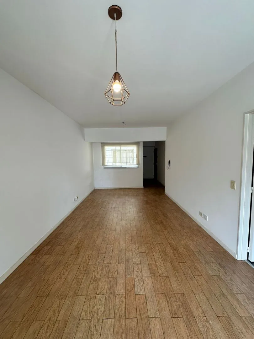 Kitnet em Floresta com varanda