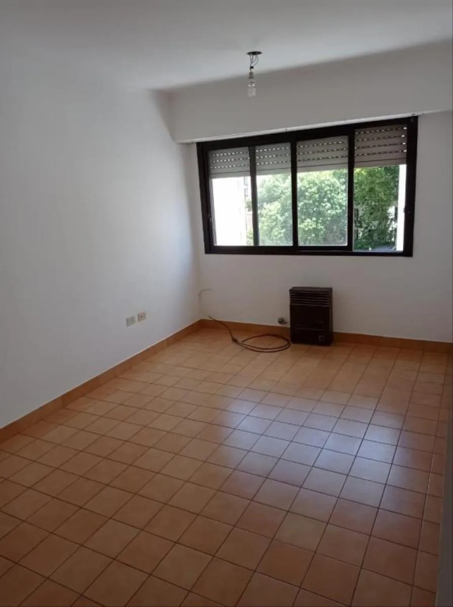 Departamento de 2 ambientes con cochera en La Plata