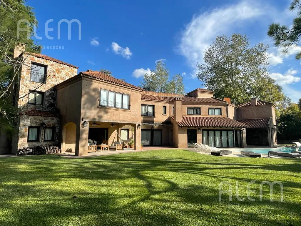 Casa con 6 dormitorios en alquiler en Saint Thomas Este