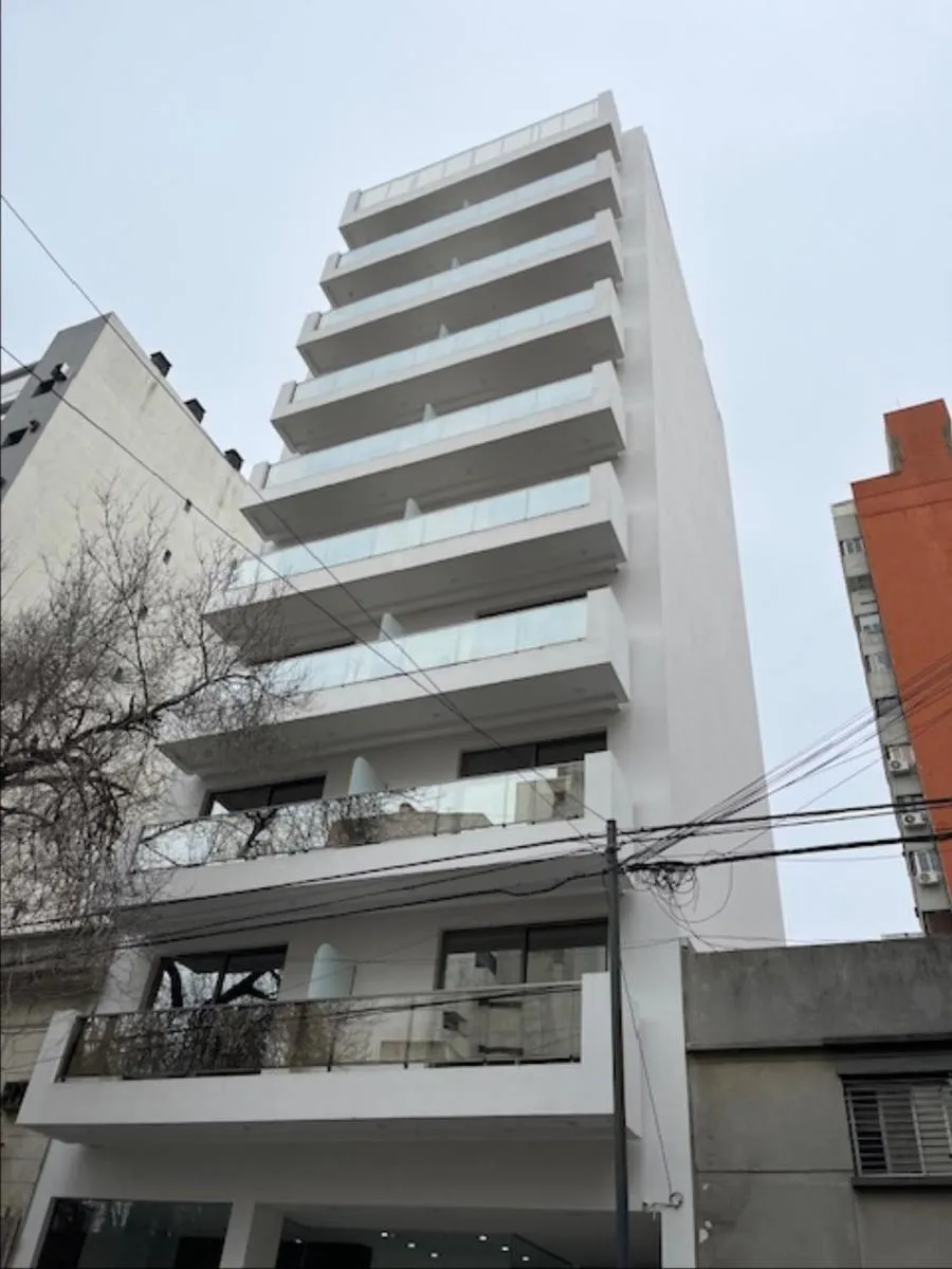 Apartamento semipiso de dois dormitórios em La Plata