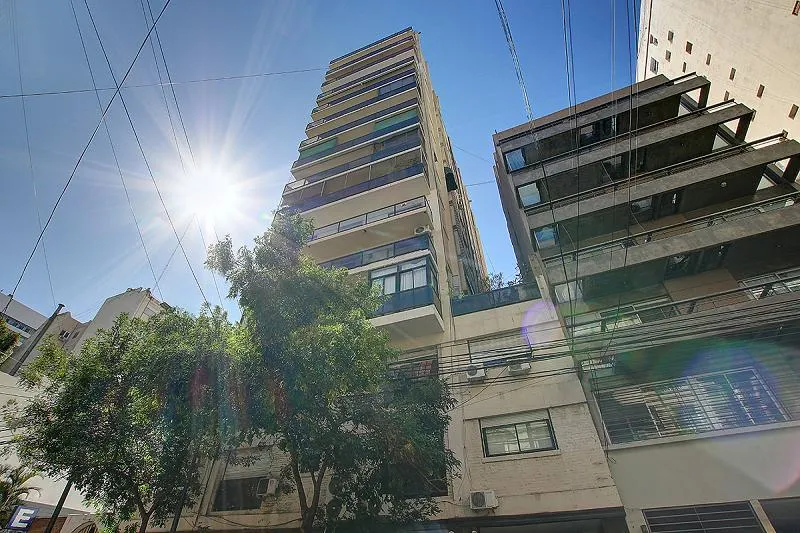 Apartamento de três ambientes com varanda e vaga fixa em Recoleta