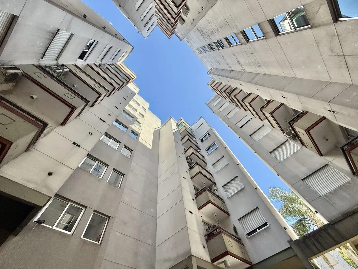 Departamento de 2 ambientes con balcón en Morón Sur