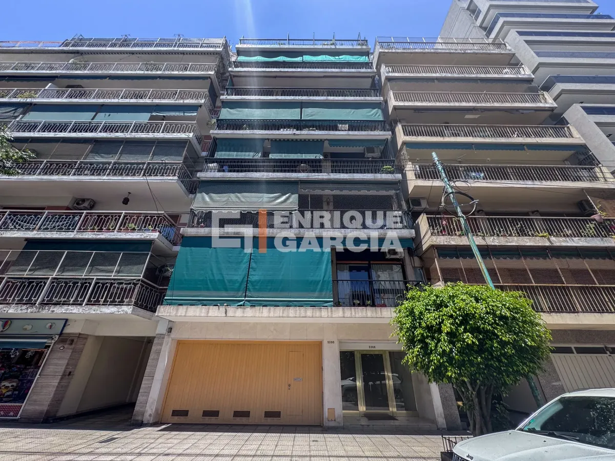 Квартира с 3 спальнями и двумя балконами в Villa Urquiza