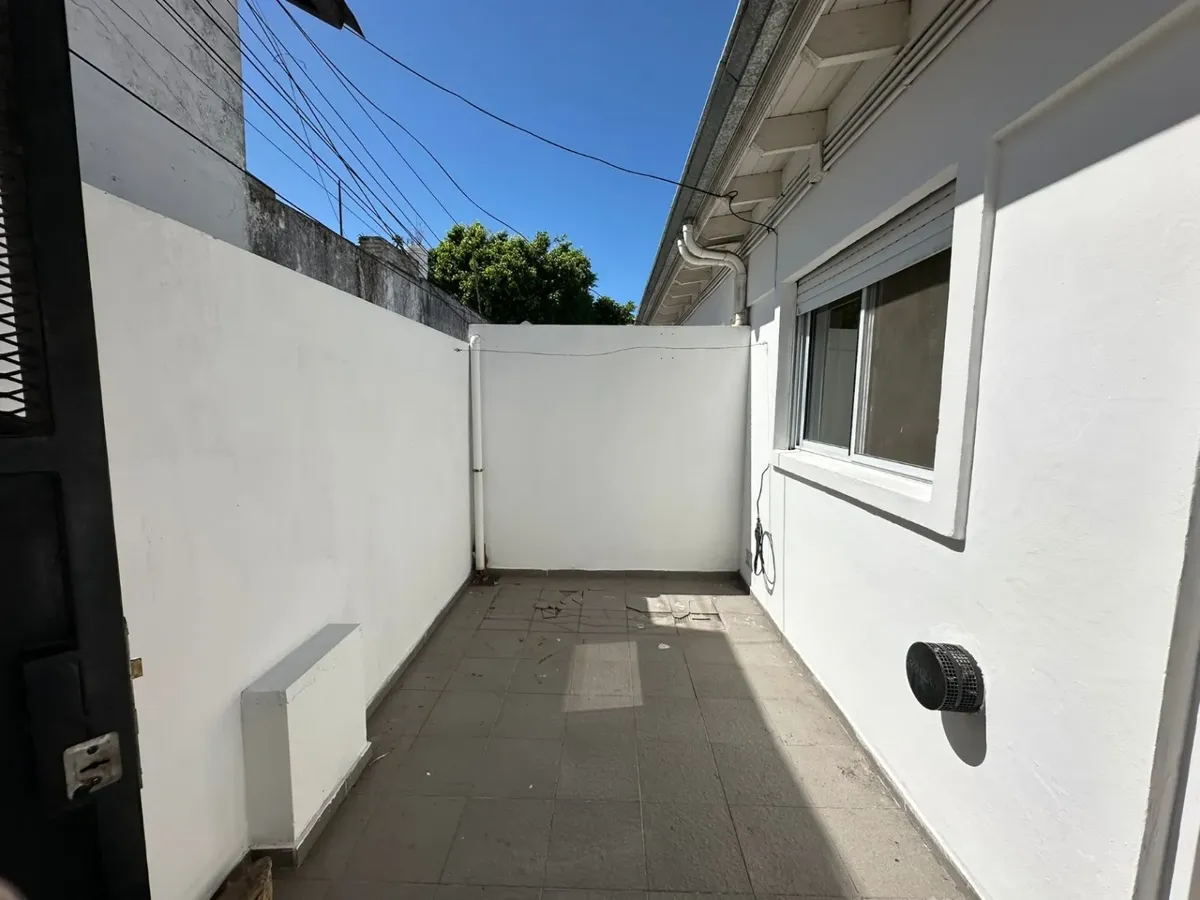 Ground-floor two-room apartment in Quilmes
