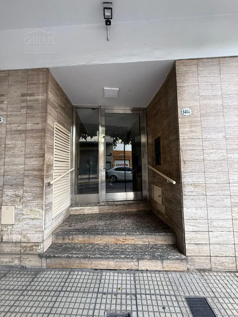 Apartamento de três ambientes com 2 dormitórios na Boedo