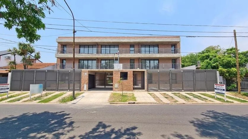 Apartamento de 3 ambientes com 2 dormitórios para alugar em Ituzaingó Norte