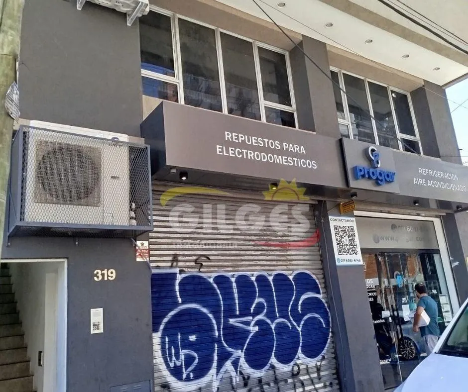 Two-room half-floor apartment in Ramos Mejía