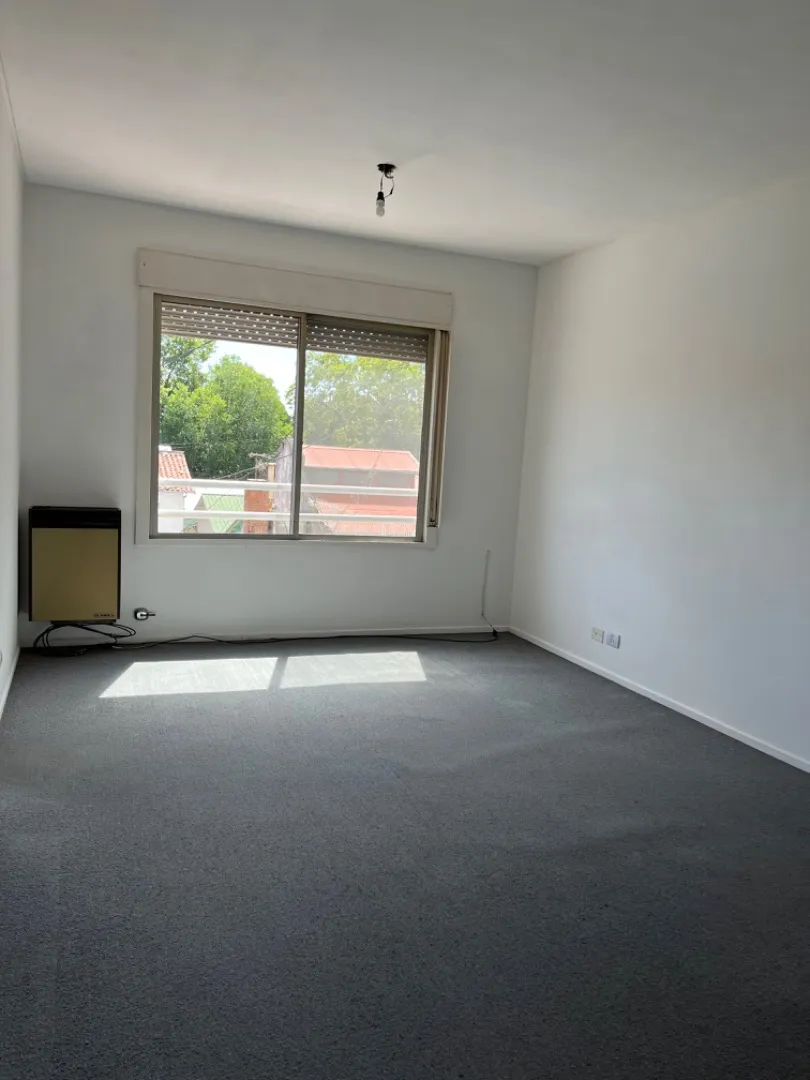 Apartamento de dois ambientes no contrafrente em Vicente López
