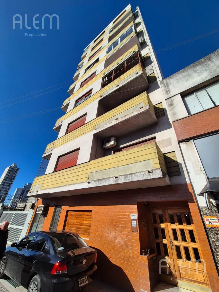 Apartamento de 2 ambientes sem mobília em Lomas de Zamora Oeste