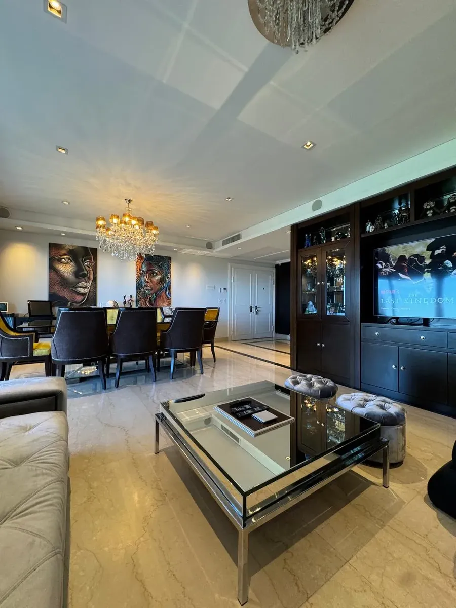 Four-room apartment with service room in Puerto Madero