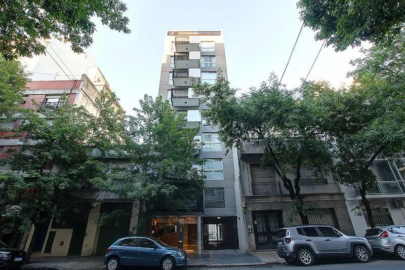 Apartamento de dois ambientes com varanda de frente em Palermo