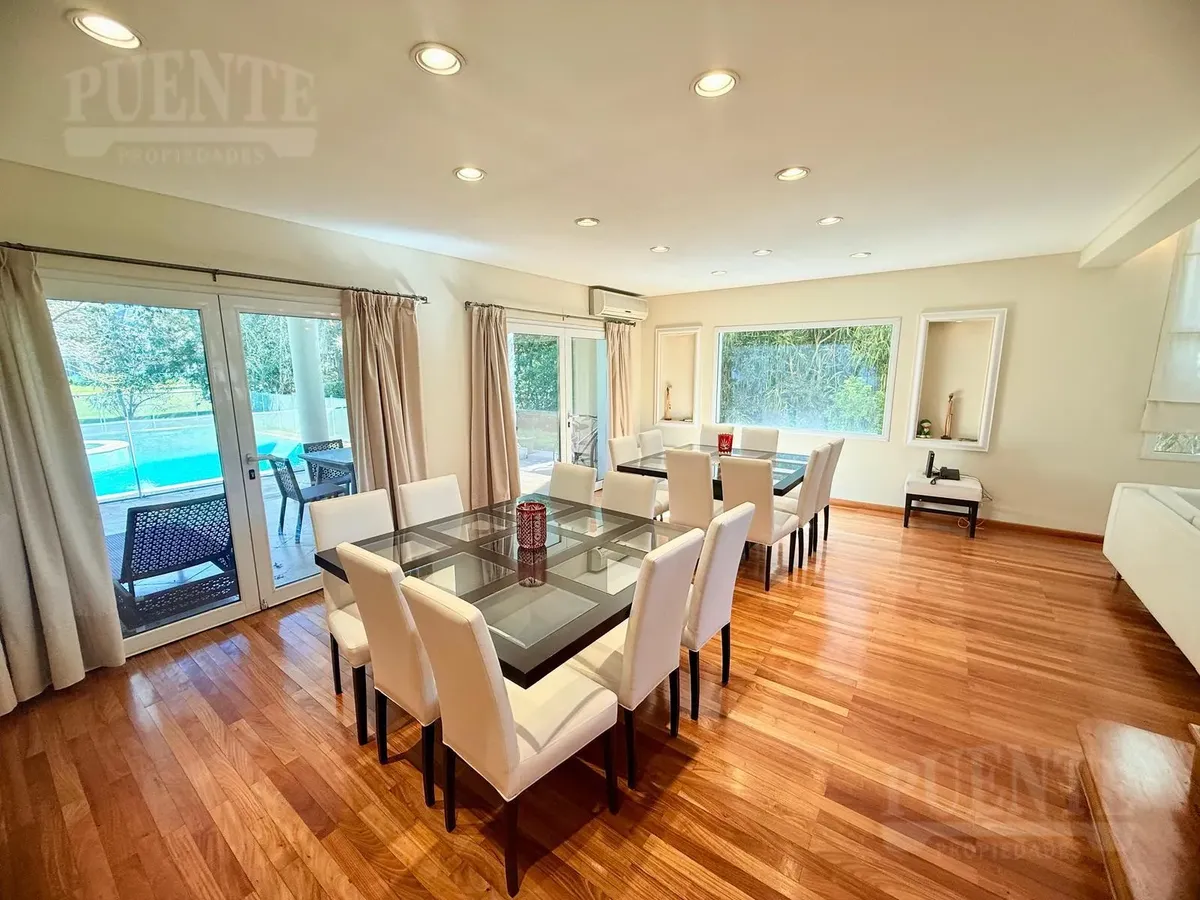 Departamento amueblado de 5 dormitorios en Saint Thomas Sur, Canning