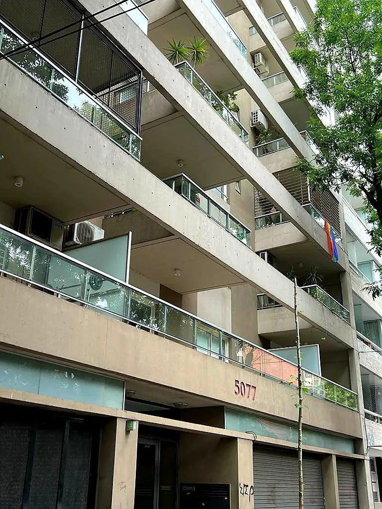 Kitnet mobiliada com varanda em Palermo Soho