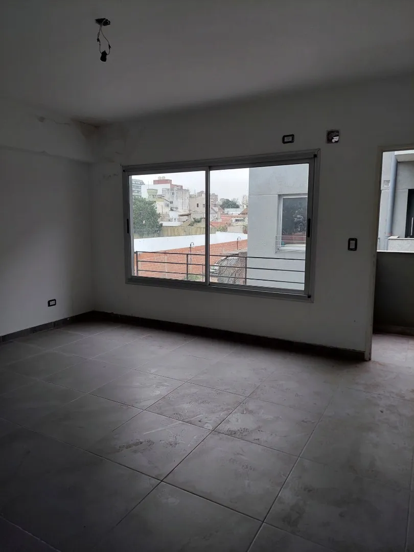 Departamento de 2 ambientes apto profesional en Morón