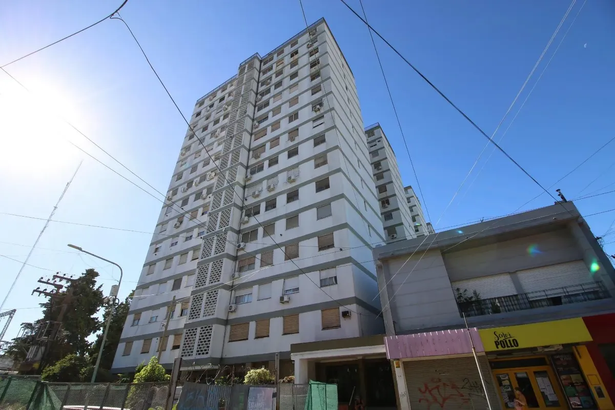 Apartamento de dois ambientes sem mobília em Lomas de Zamora (Temperley)