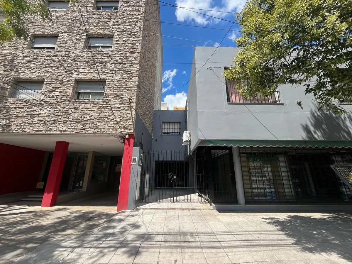 Departamento Céntrico Con Jardín - Id 1489