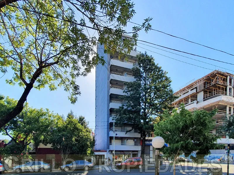 Monoambiente en alquiler con balcón en Vélez Sarsfield