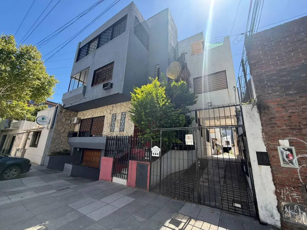 Triplex de 5 ambientes en San Miguel centro