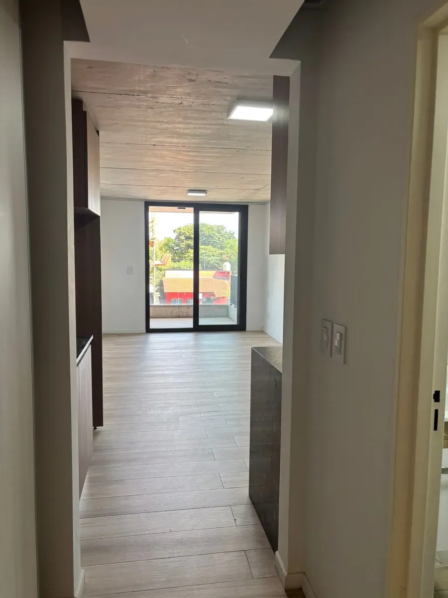 Monoambiente con cochera en alquiler en Martín Coronado