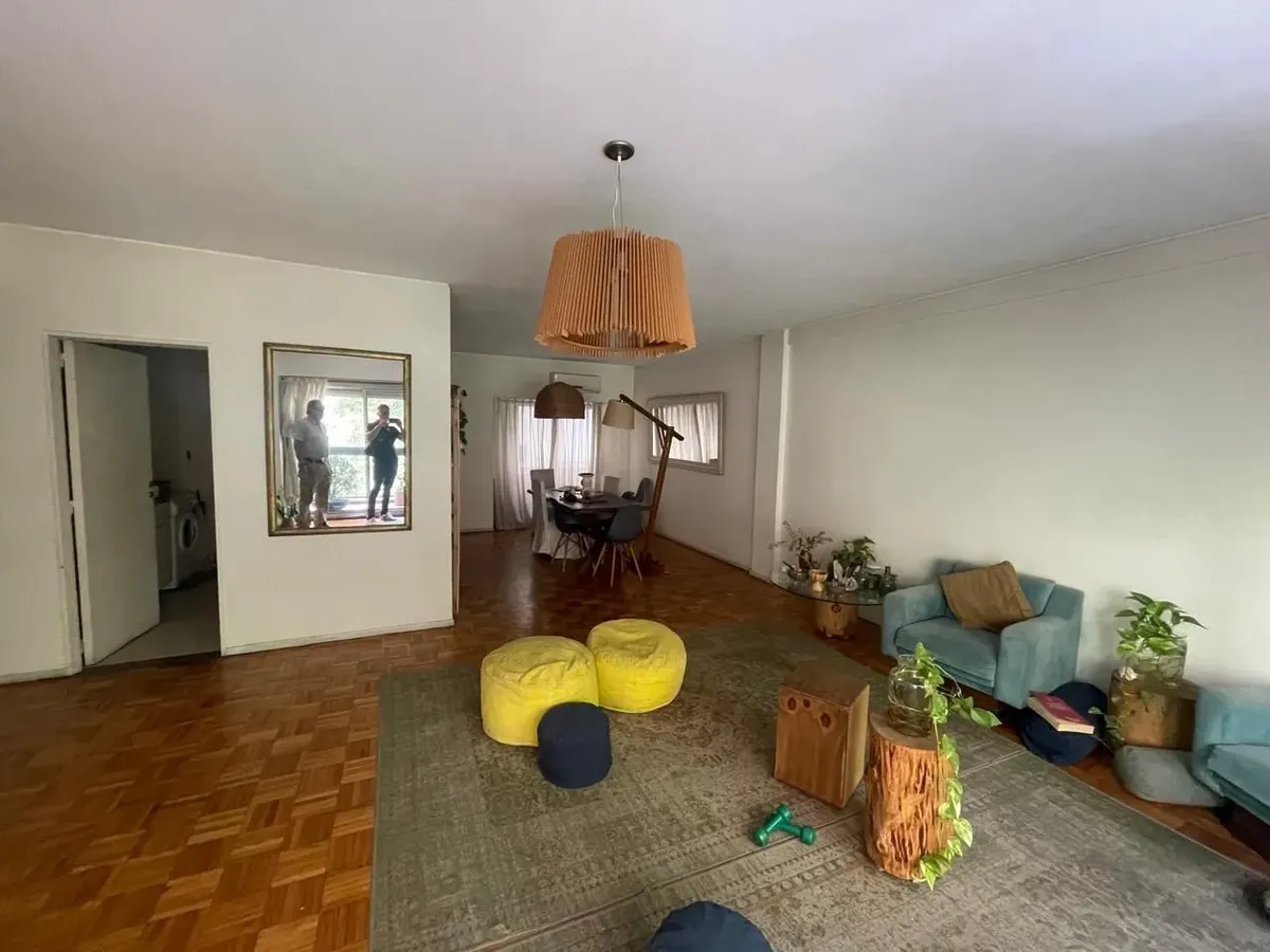 Четырёхкомнатная квартира с парковочным местом в Palermo Chico