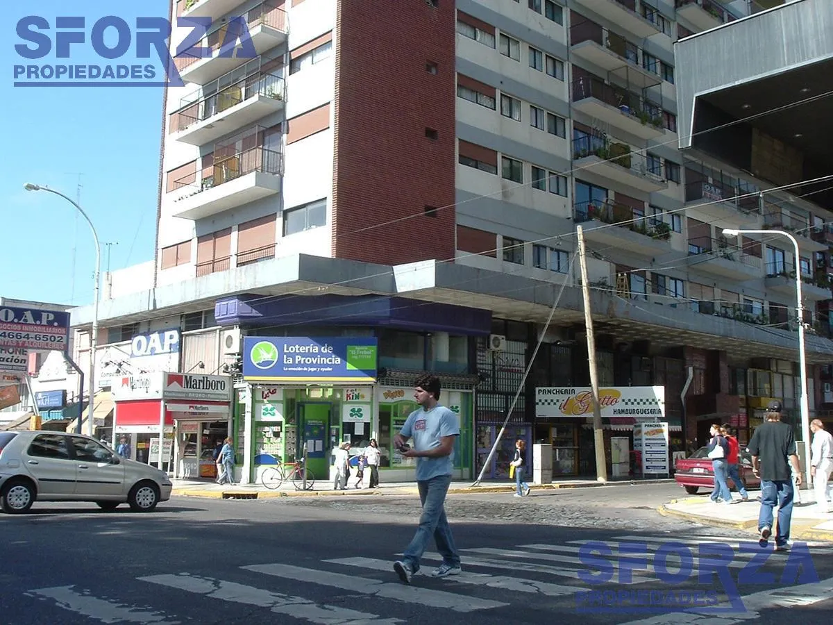 Kitnet com cozinha separada e varanda no centro de San Miguel
