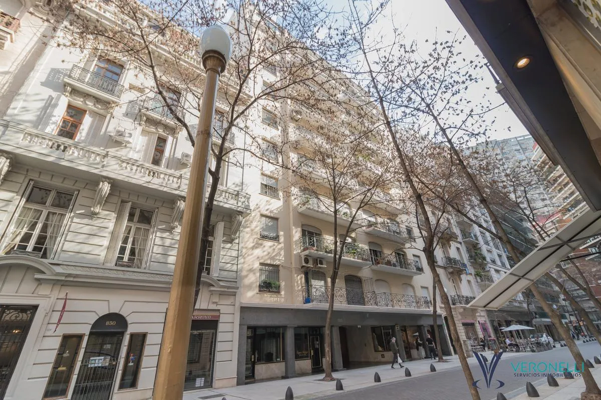 Apartamento de 4 ambientes com dependência, vaga de garagem e segurança 24 horas em Retiro