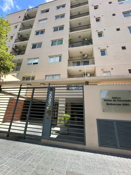 Apartamento de dois ambientes em Martín Coronado