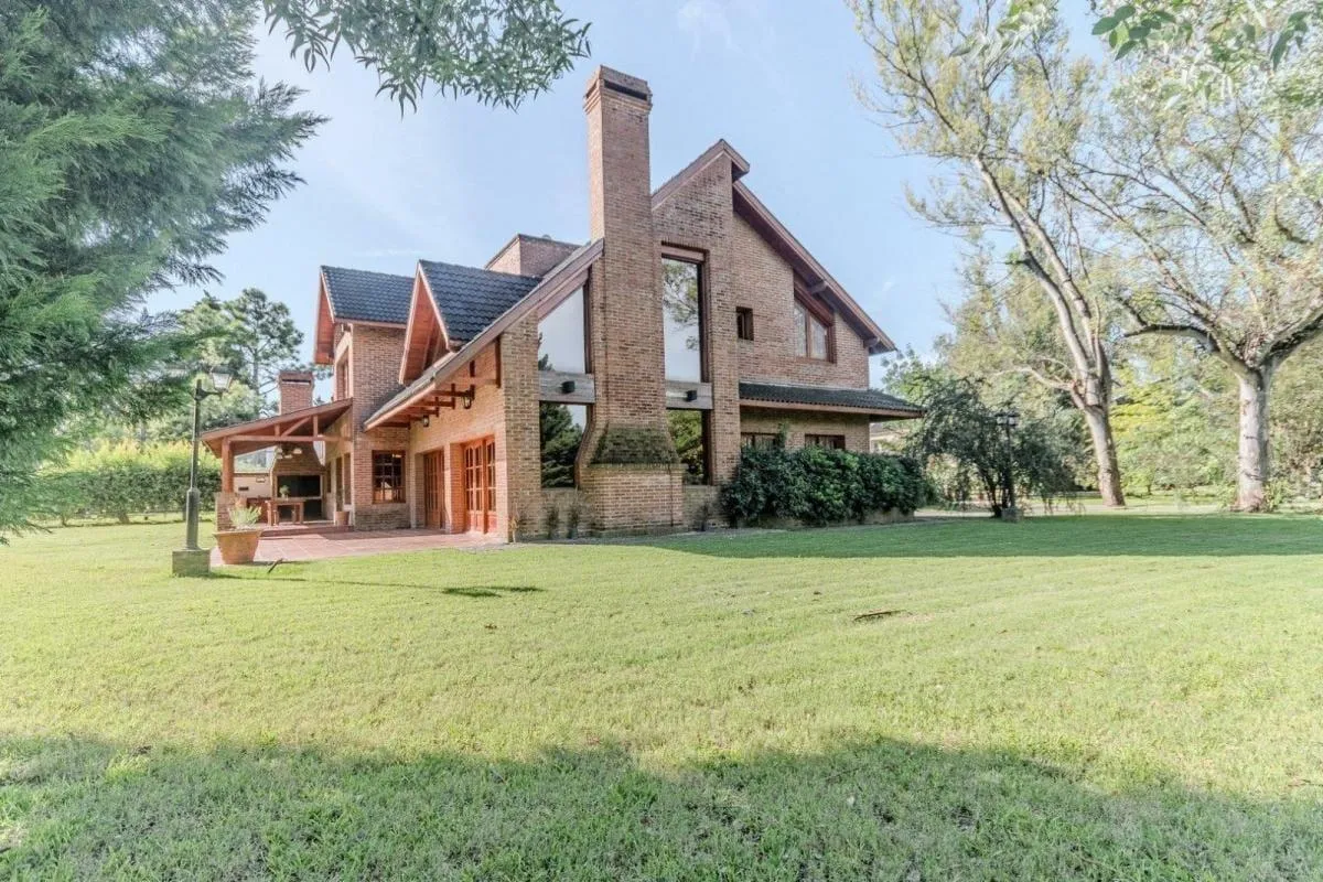 Five-bedroom house for rent in Saint Thomas Canning (seasonal)