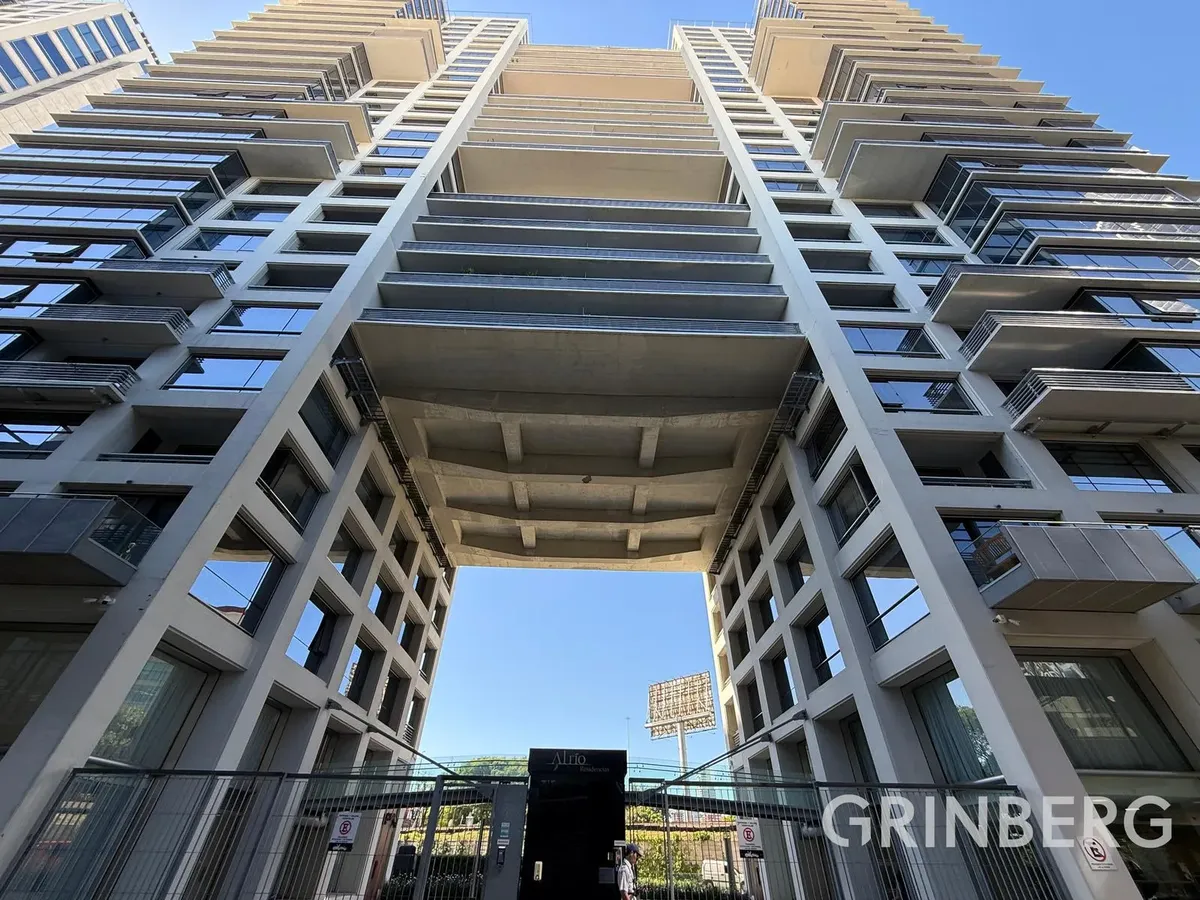 Two-room apartment in Vicente López with balcony and parking