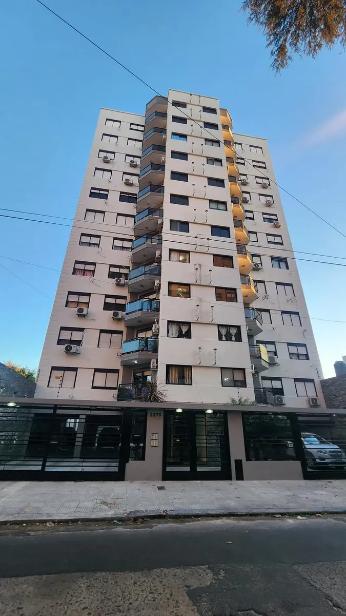 Two-bedroom contrafrente apartment in General San Martín